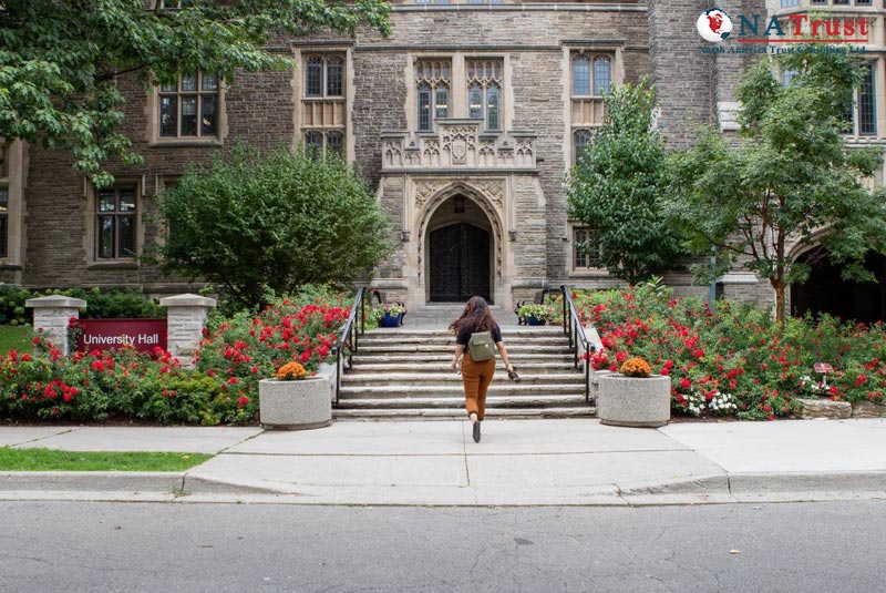 Du Học McMaster University – Đại Học Top 4 Canada