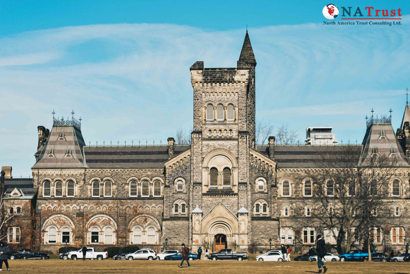University of Toronto – Đại Học Hàng Đầu Canada